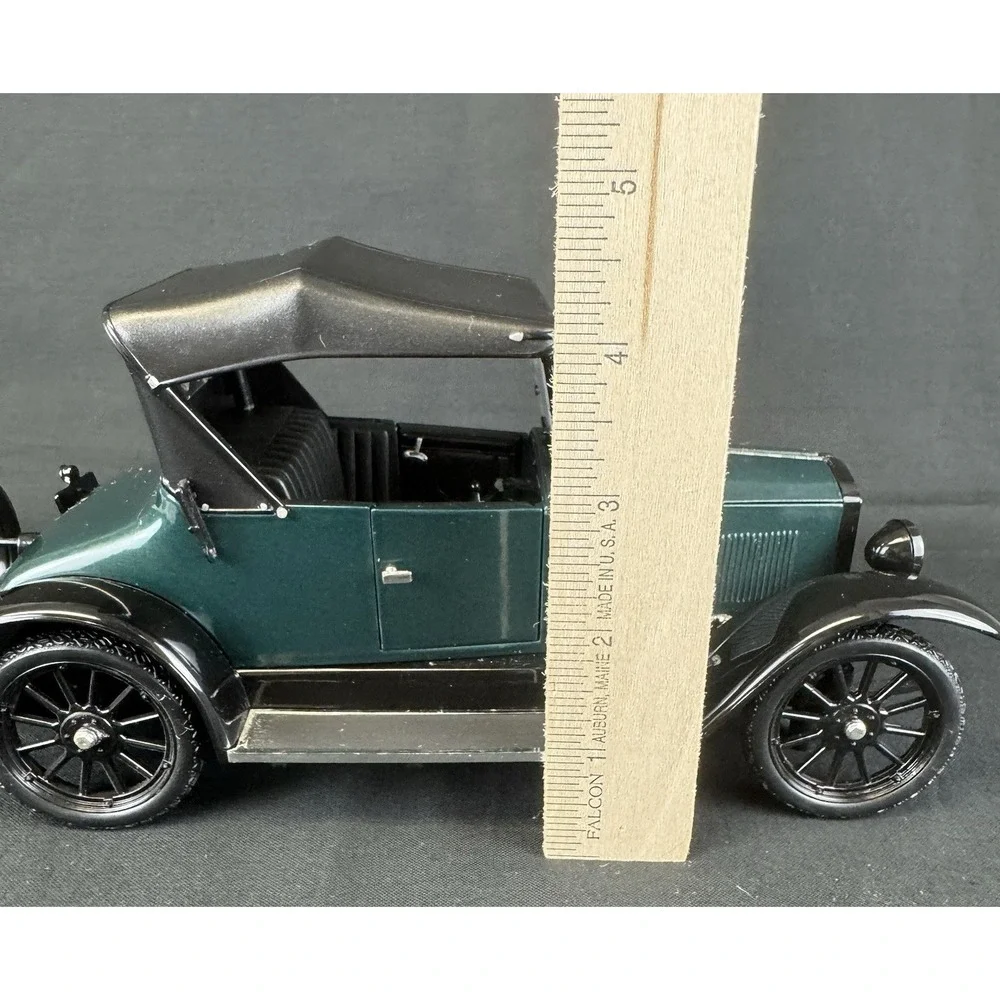 Signature Models 1/18 Scale 3625B 1920 Cleveland Roadster Green & Black